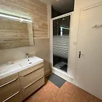 Oasis De Serenite Avec Piscine Vakantiehuis