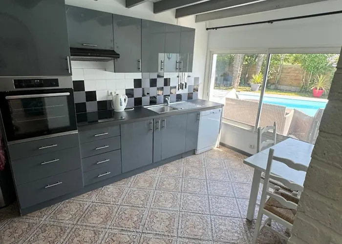 Holiday home Oasis De Serenite Avec Piscine